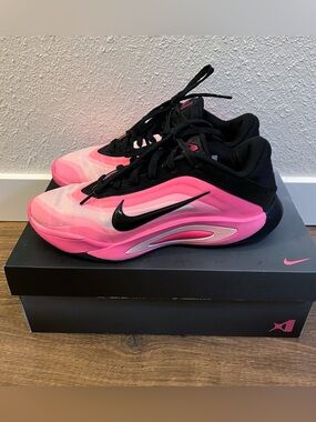 A’ja Wilson Leo Lights Hyper Pink & Black Basketball Shoes Size 9.5 FZ8605-001